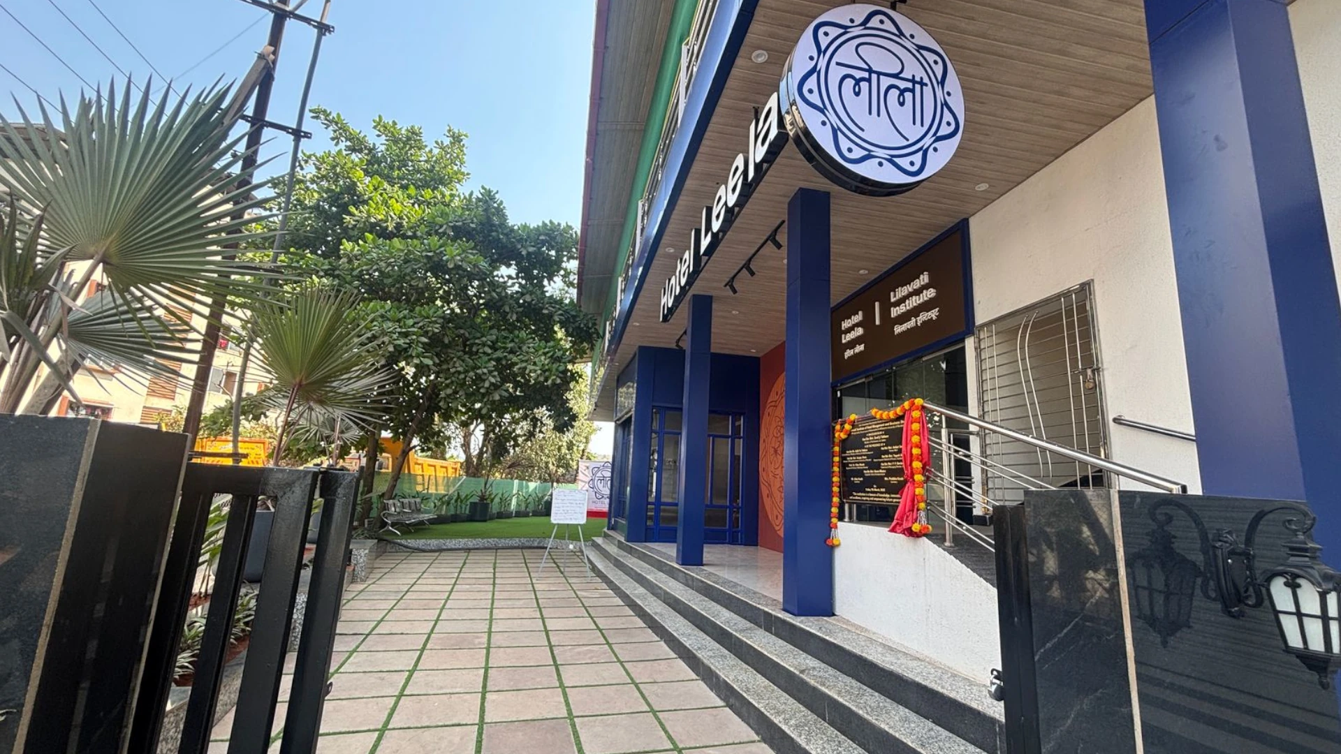 about hotel leela roha